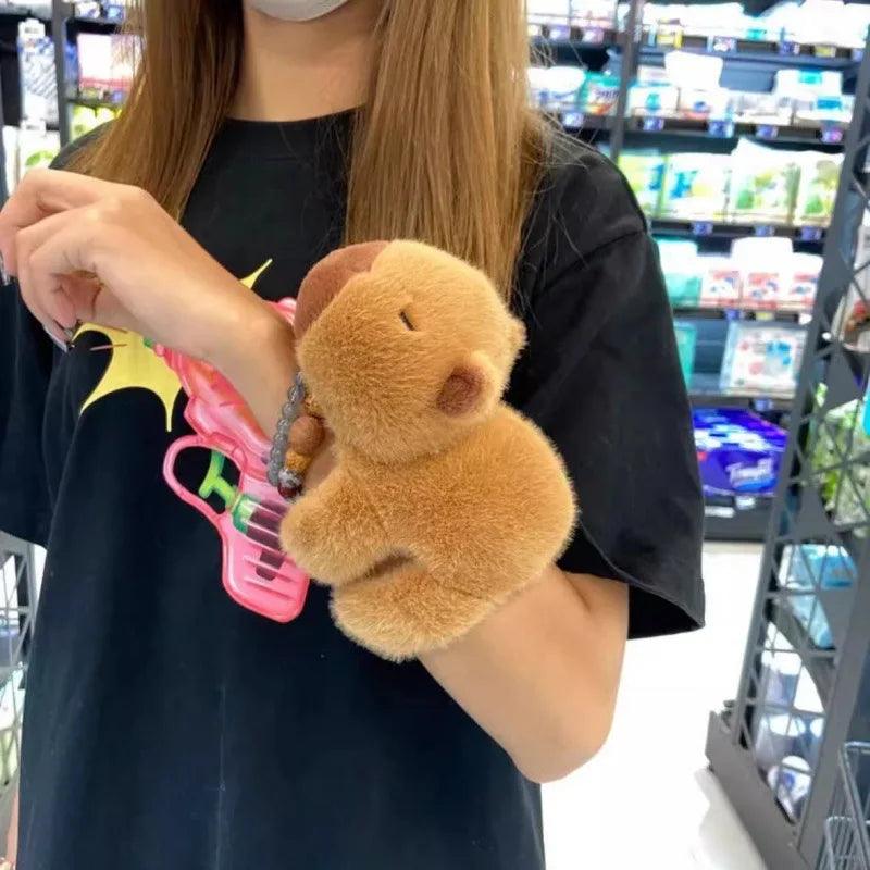 Bracelete Interativo de Animal Capivara - Brinquedo de Pelúcia para Crianças