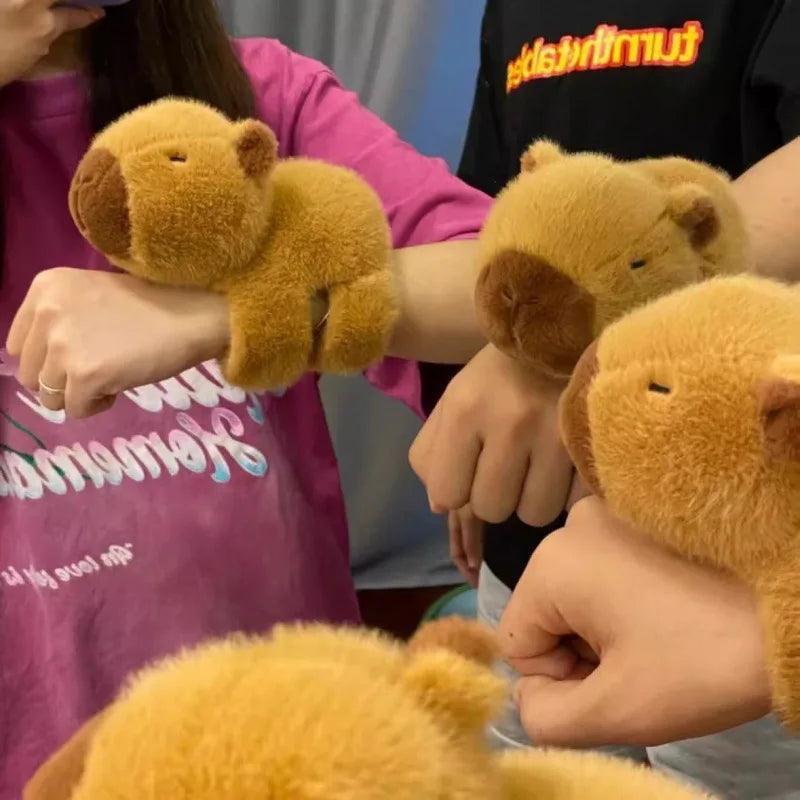 Bracelete Interativo de Animal Capivara - Brinquedo de Pelúcia para Crianças